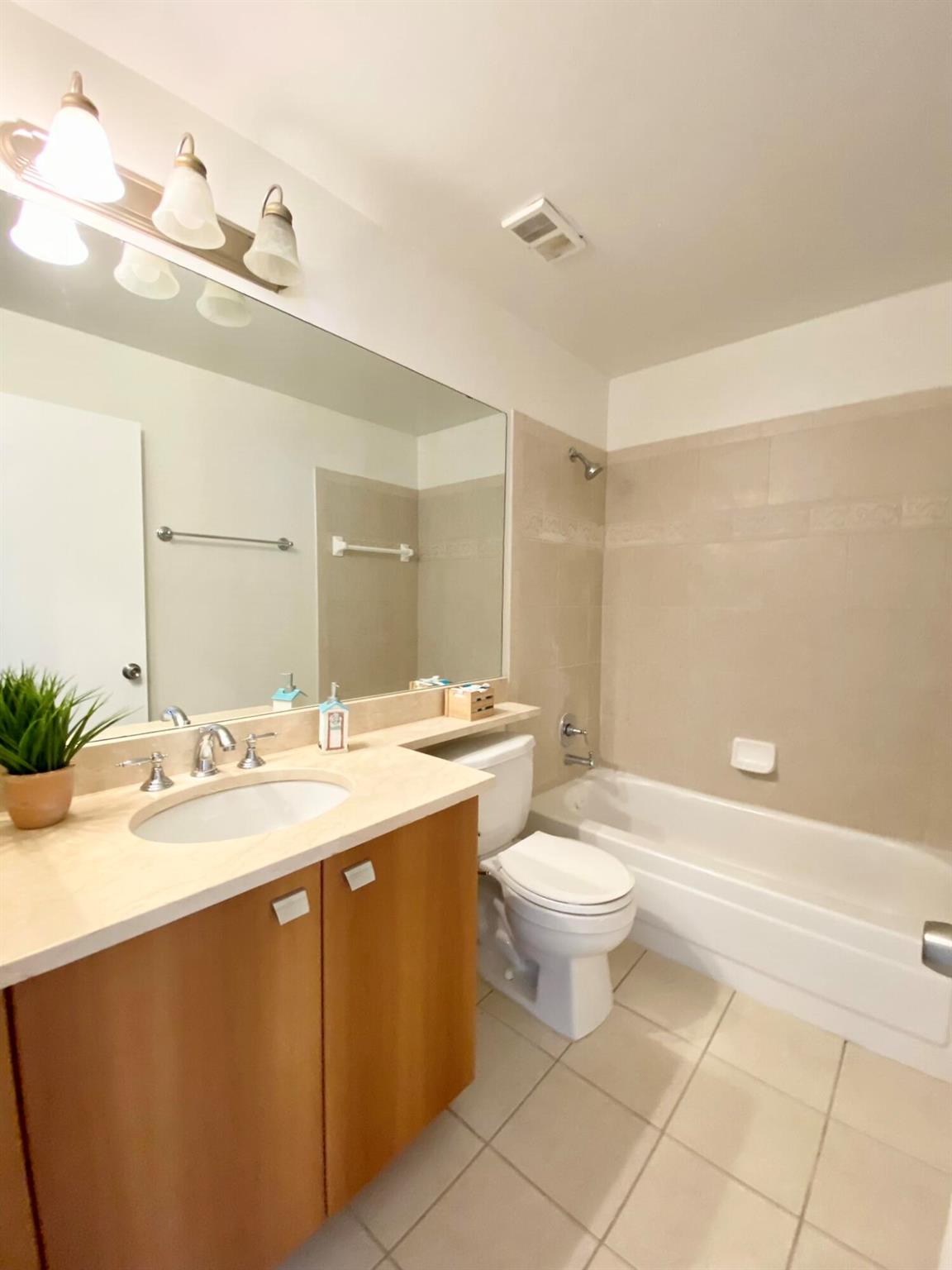 BAHIA AT DELRAY CONDO - Residential Lease