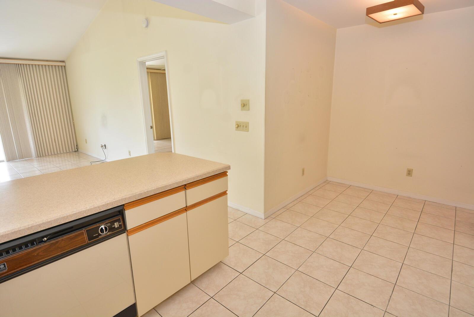 TROPICAL EAST - Residential