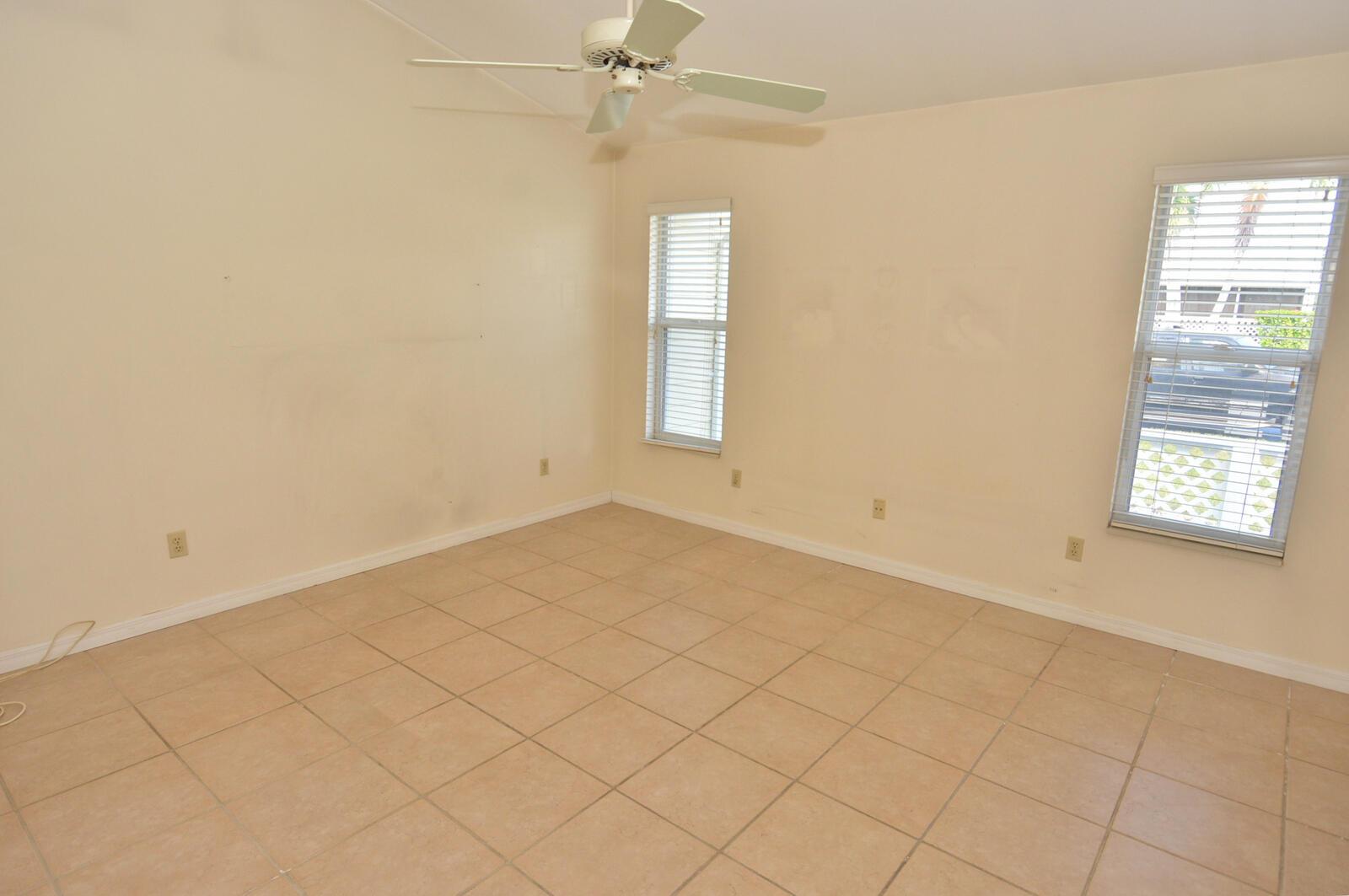 TROPICAL EAST - Residential