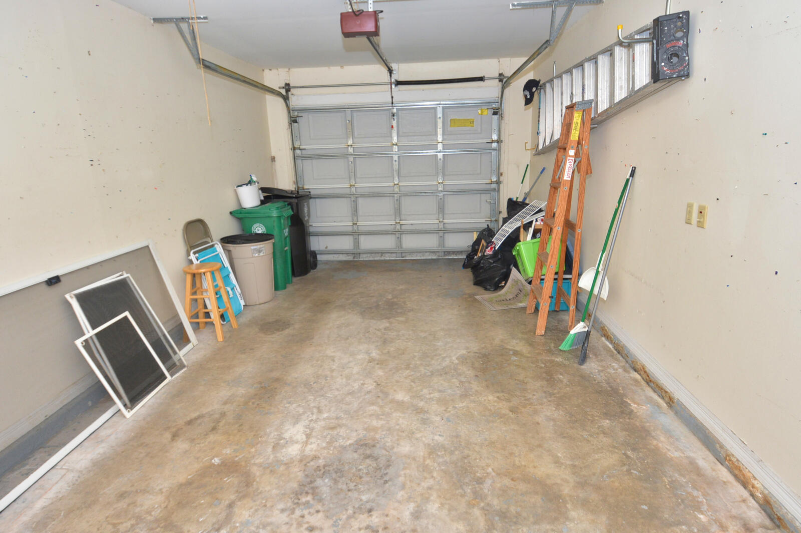 TROPICAL EAST - Residential