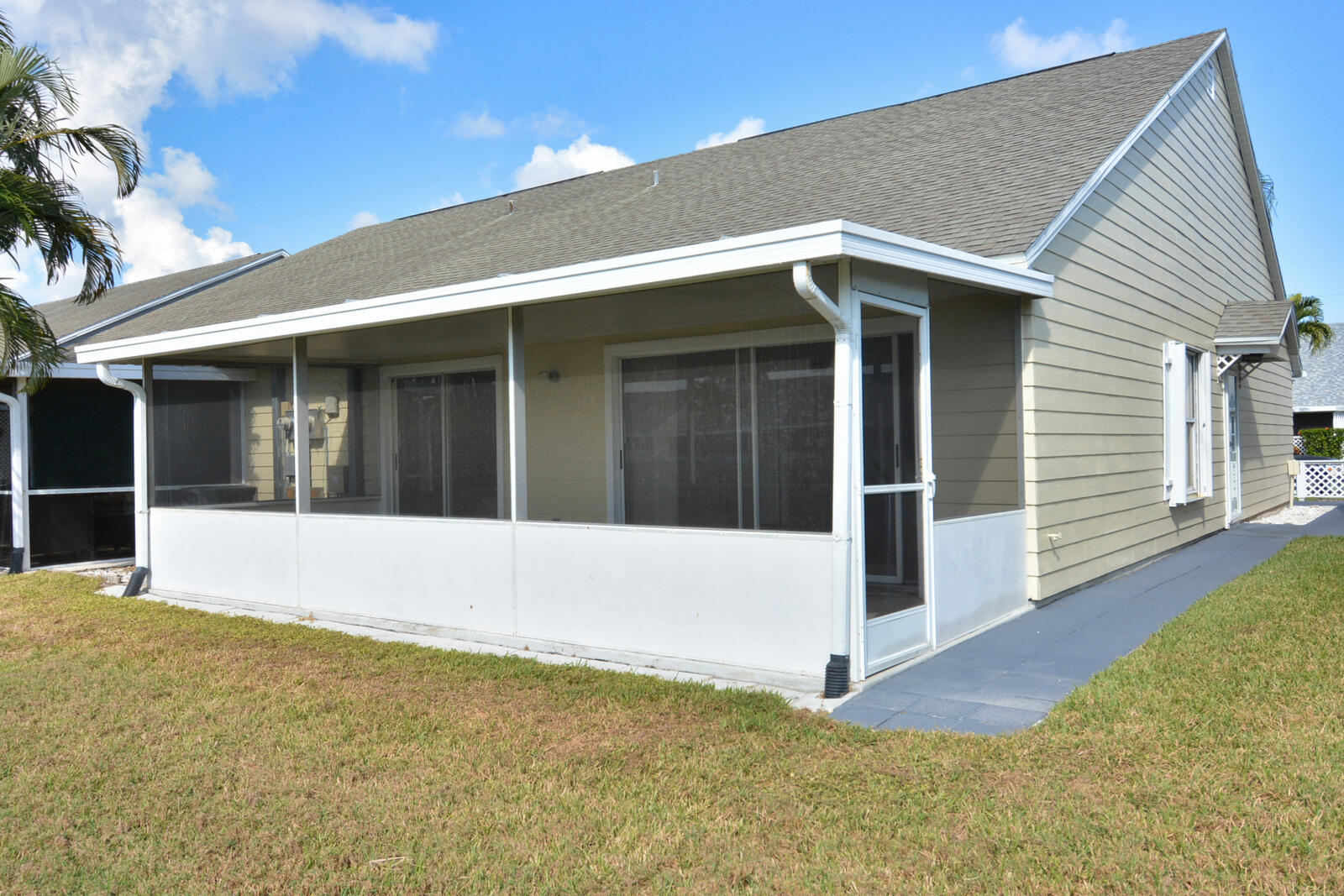 TROPICAL EAST - Residential