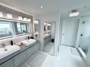 400 SUNNY ISLES CONDO EAST - Residential