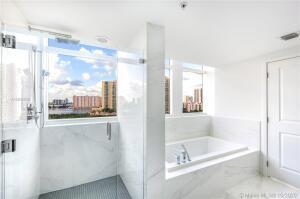 400 SUNNY ISLES CONDO EAST - Residential