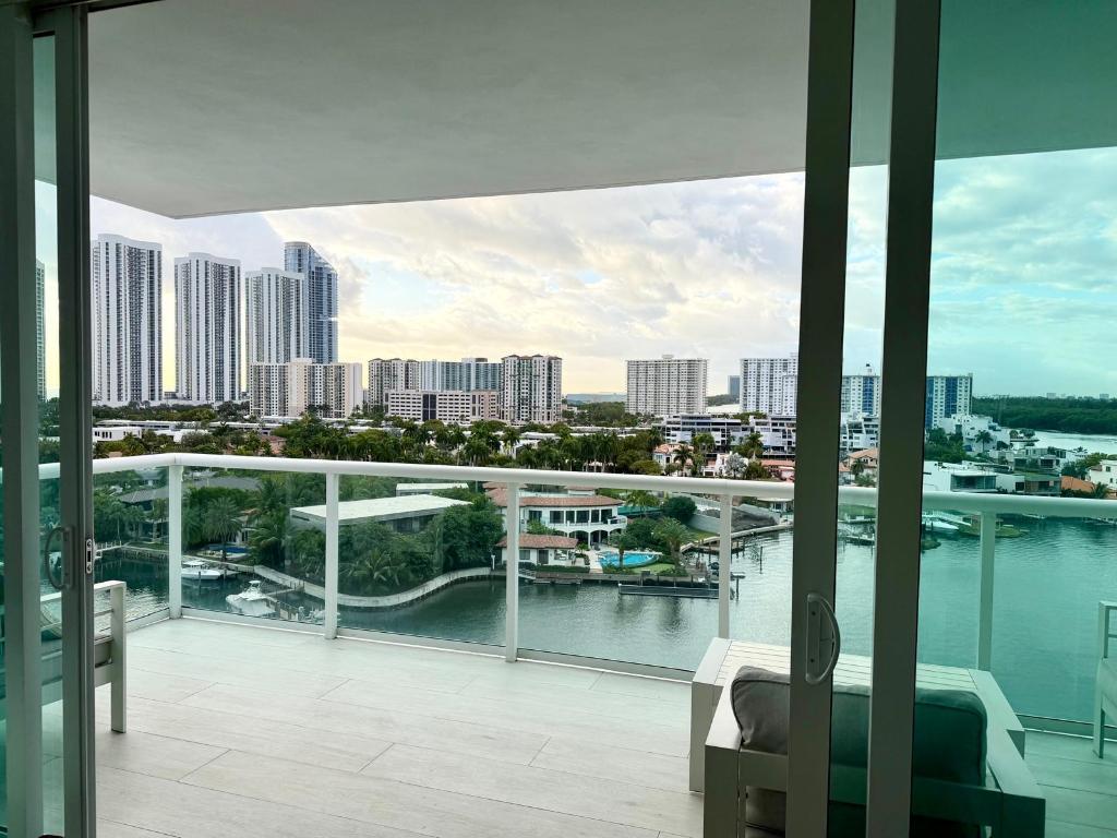 400 Sunny Isles Boulevard 1022