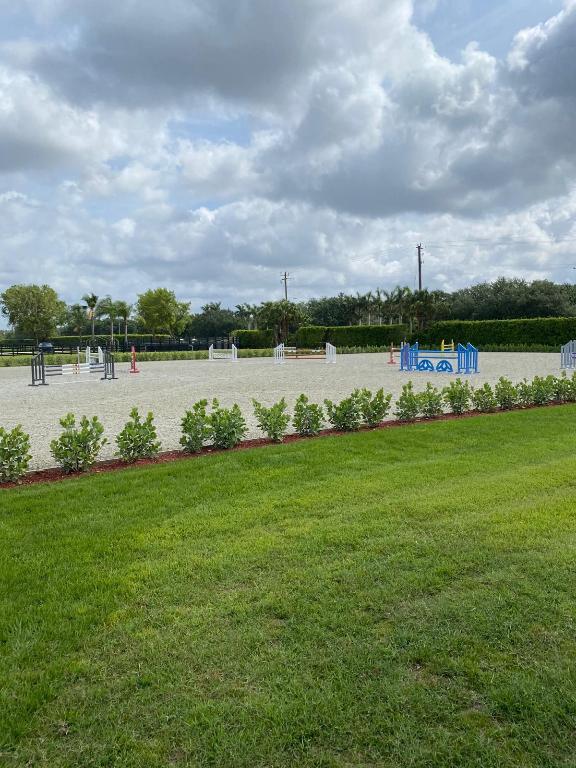 SOUTHFIELDS WELLINGTON COUNTRY - Land