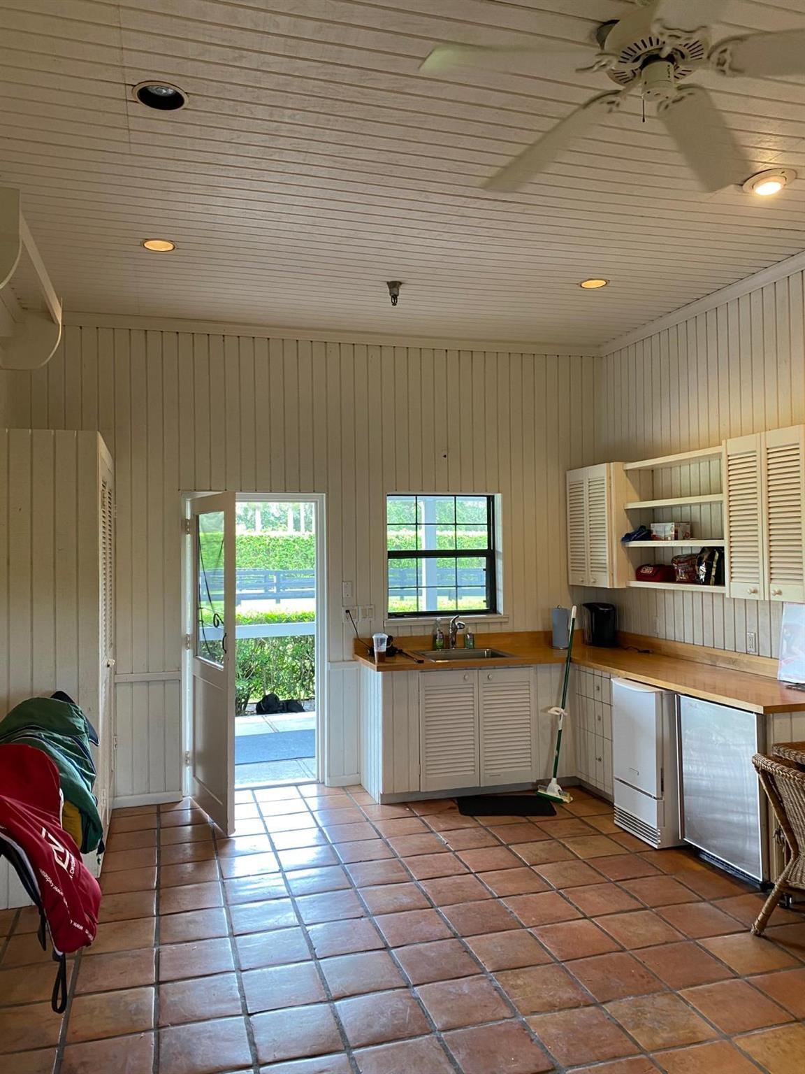 SOUTHFIELDS WELLINGTON CO - Residential Lease