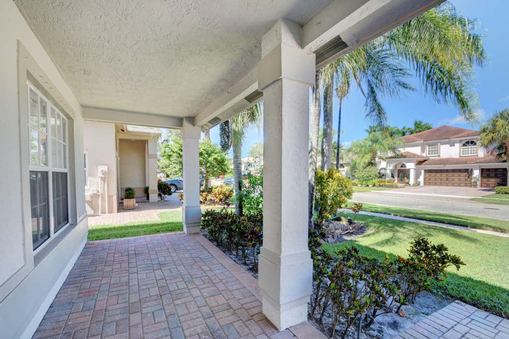 Photo of 4006 BAHIA ISLE Circle, Wellington, FL 33449 (MLS # B26063793)