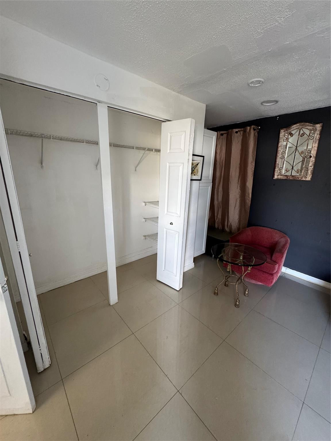 HOLLYWOOD TERRACE - Residential Lease