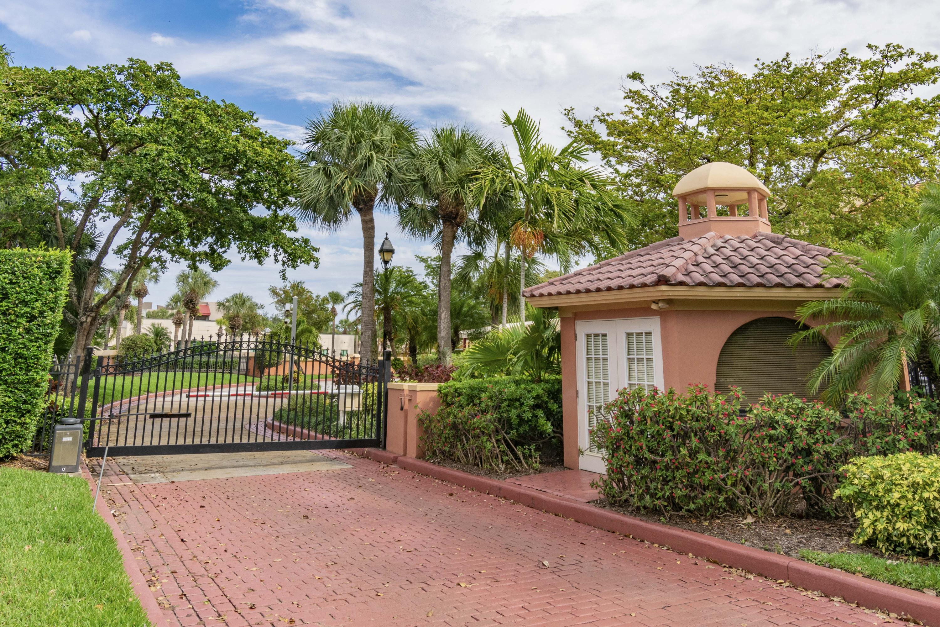 OCEAN TRACE CONDO - Residential