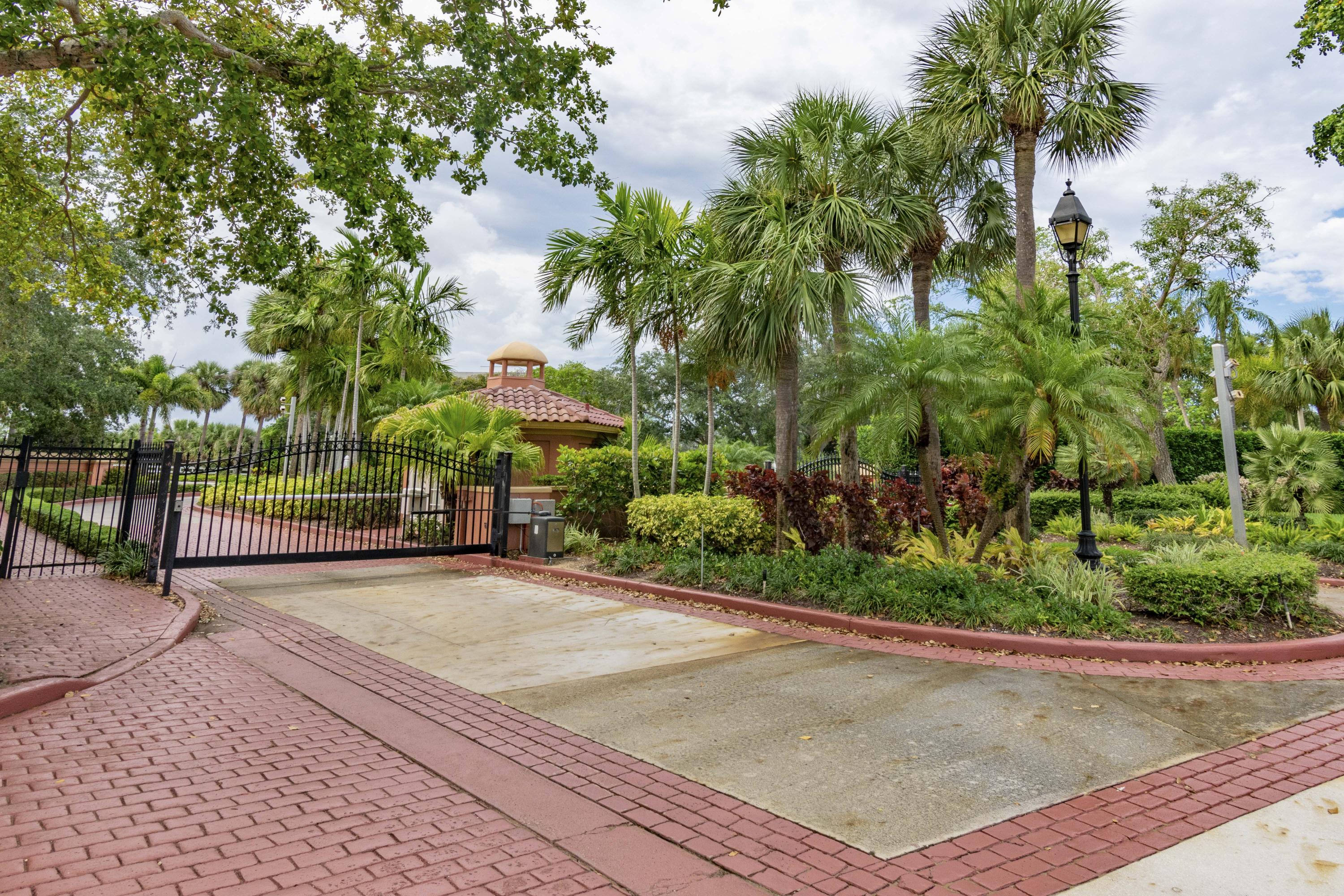 OCEAN TRACE CONDO - Residential