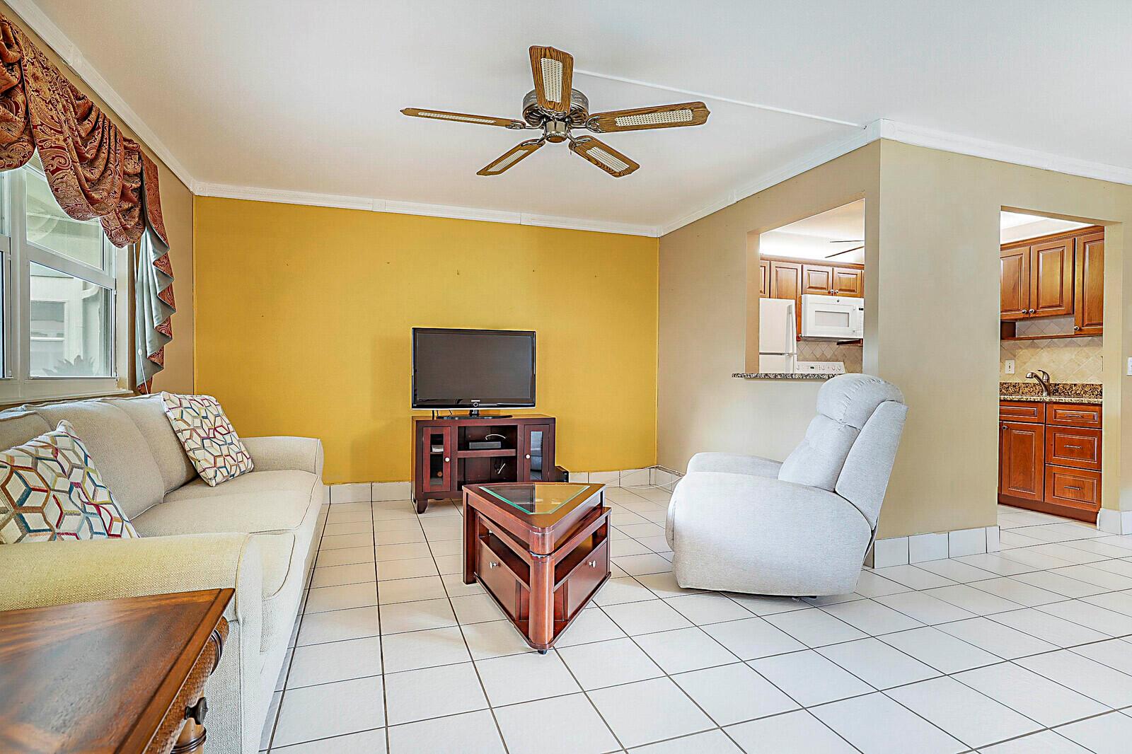 KINGS POINT FLANDERS COND - Residential