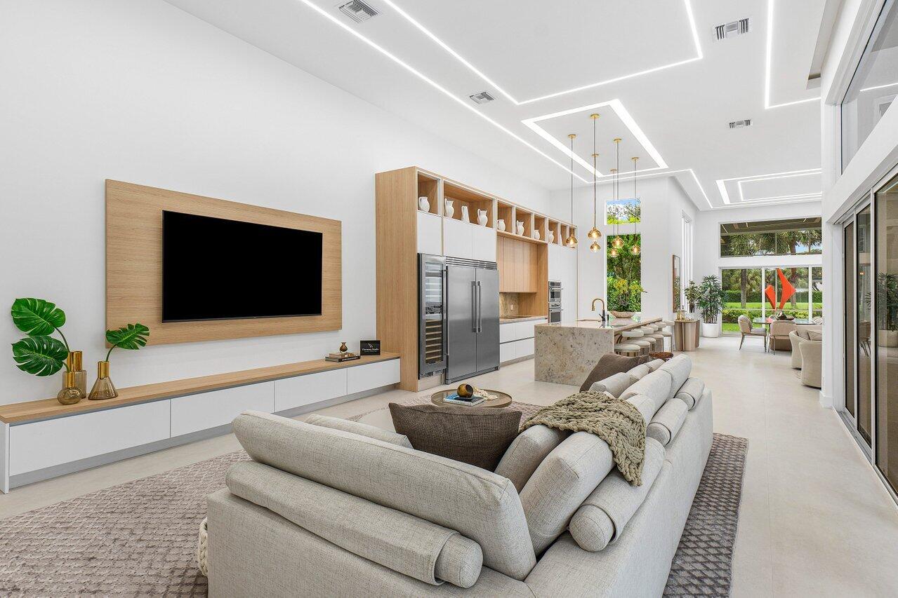 HIDDEN COVE / POLO CLUB - Residential