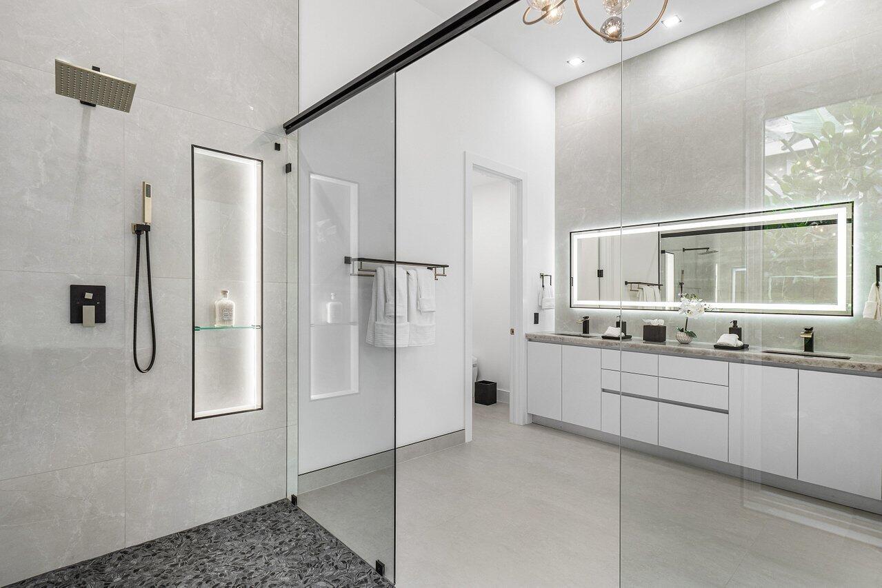 HIDDEN COVE / POLO CLUB - Residential