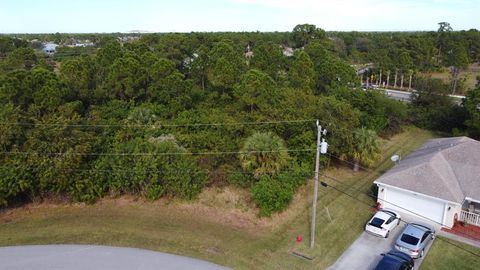 A home in Port Saint Lucie