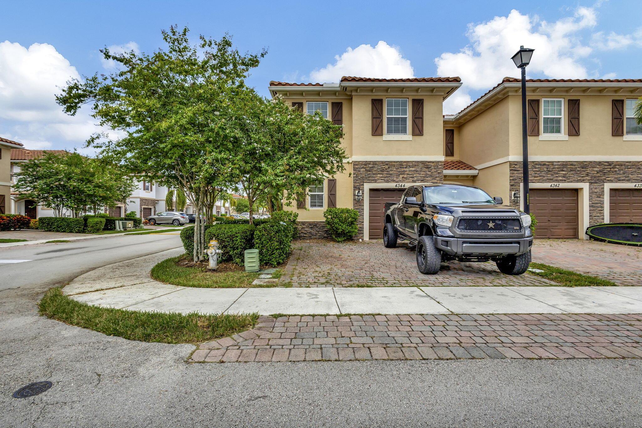 View West Palm Beach, FL 33417 townhome