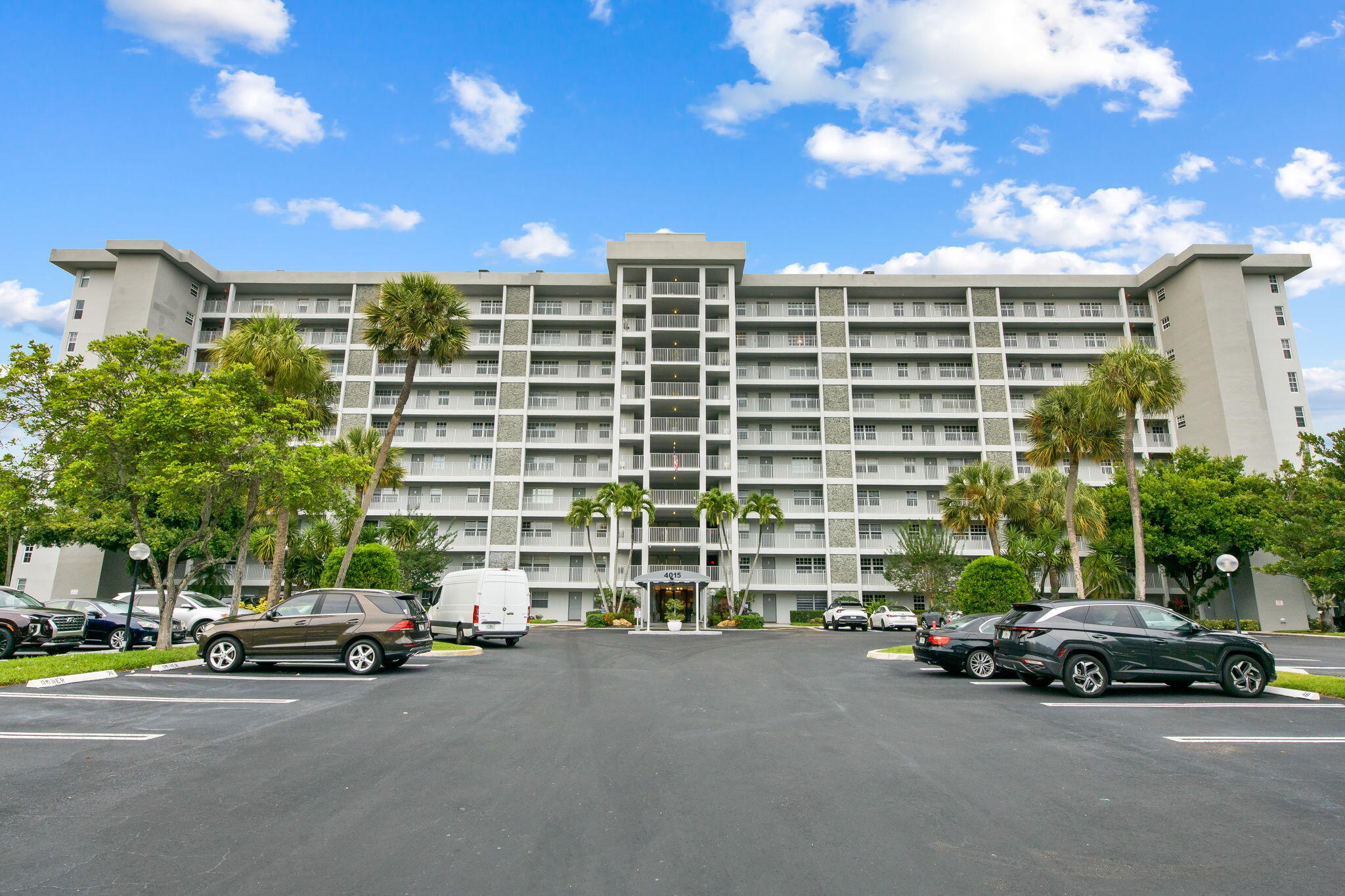 NO 104 PALM-AIRE COUNTRY CLUB - Residential