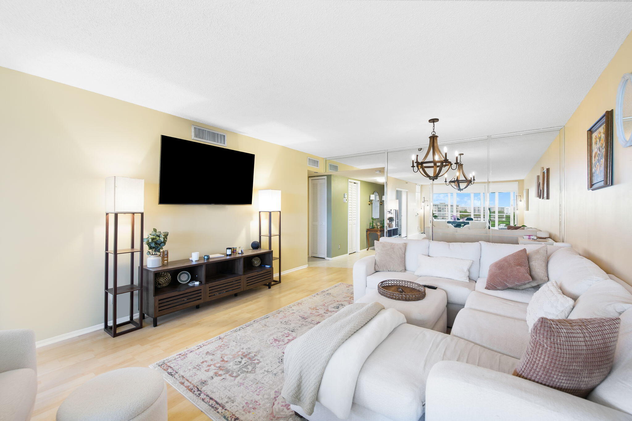 NO 104 PALM-AIRE COUNTRY CLUB - Residential
