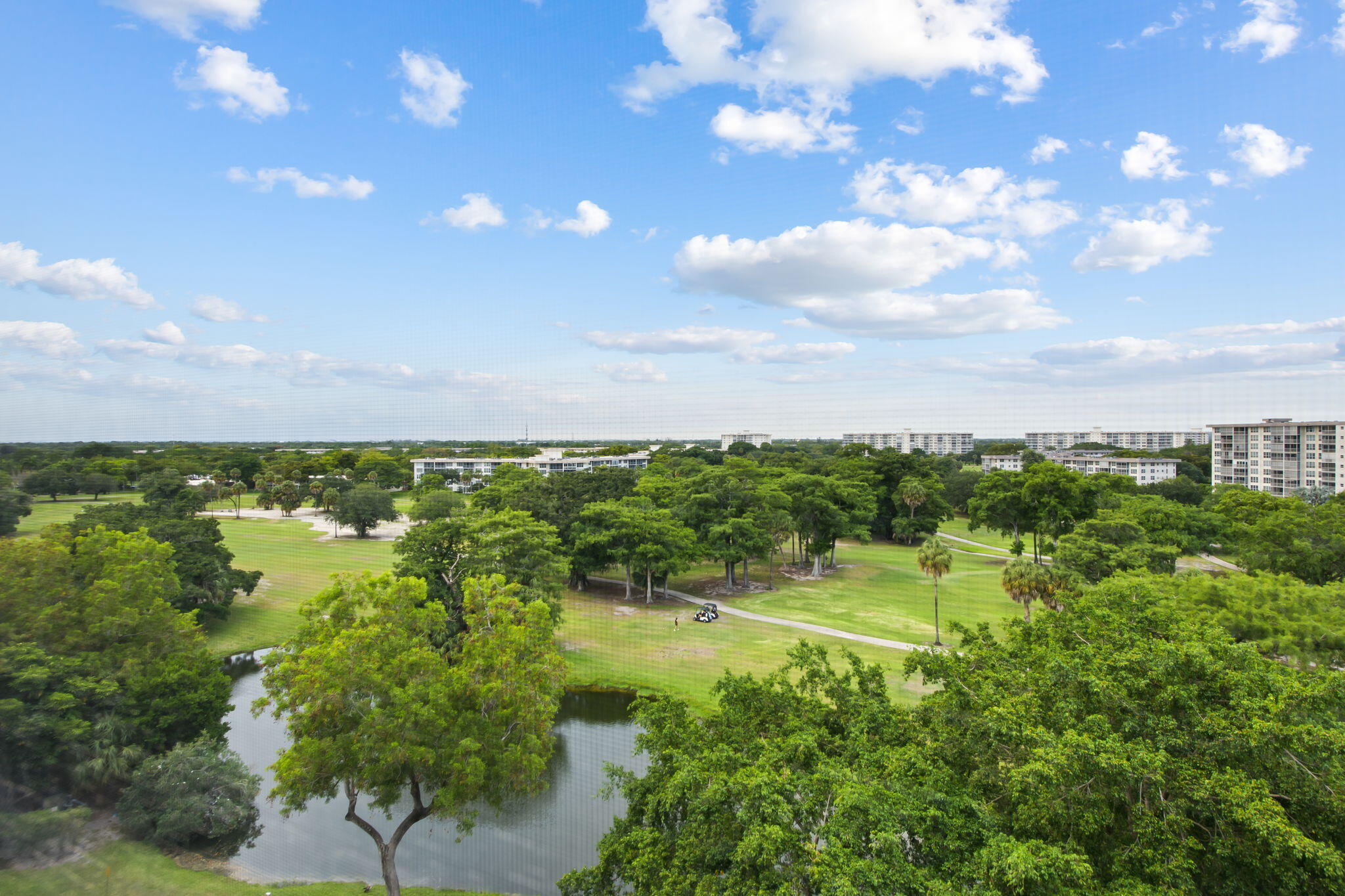 NO 104 PALM-AIRE COUNTRY CLUB - Residential