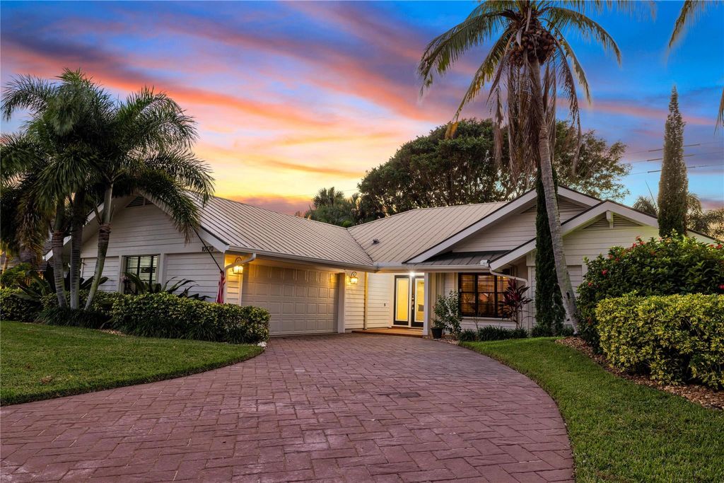 Photo of 10770 SE Jupiter Narrows Drive, Hobe Sound, FL 33455 (MLS # F10416085)