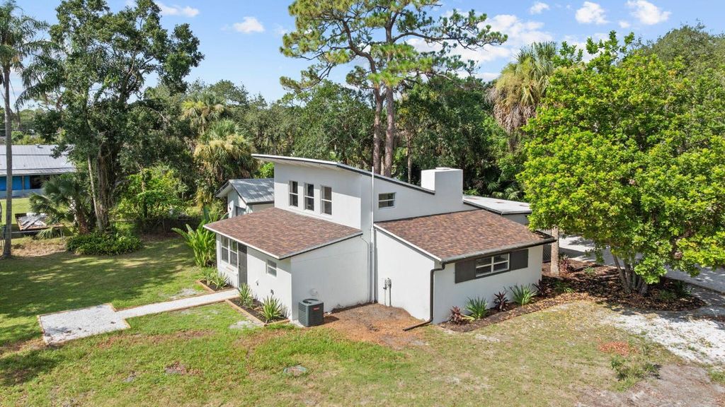 Photo of 5312 Oleander Avenue, Fort Pierce, FL 34982 (MLS # R11111430)