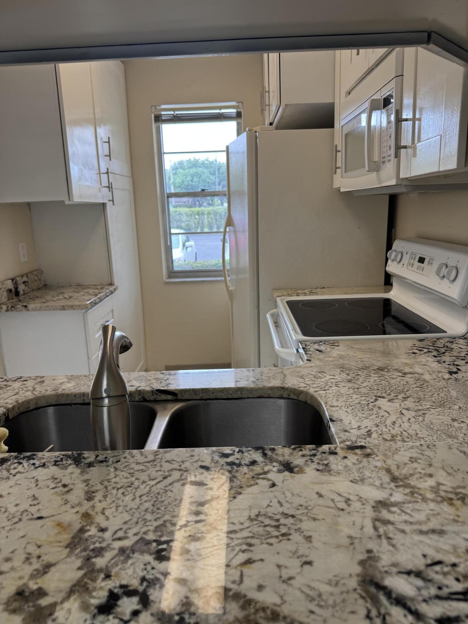 ROSEWOOD CONDO - Residential Lease