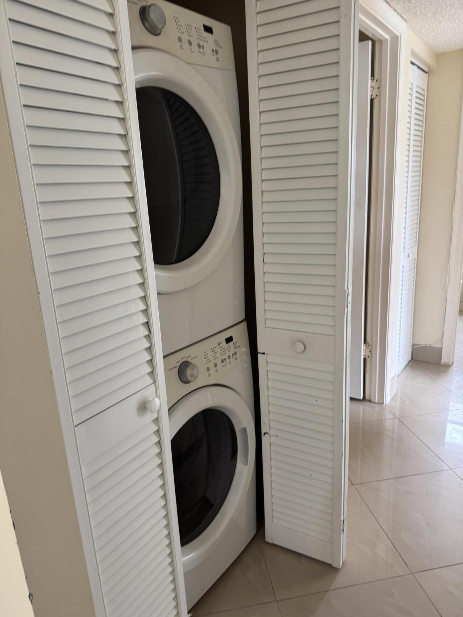 ROSEWOOD CONDO - Residential Lease