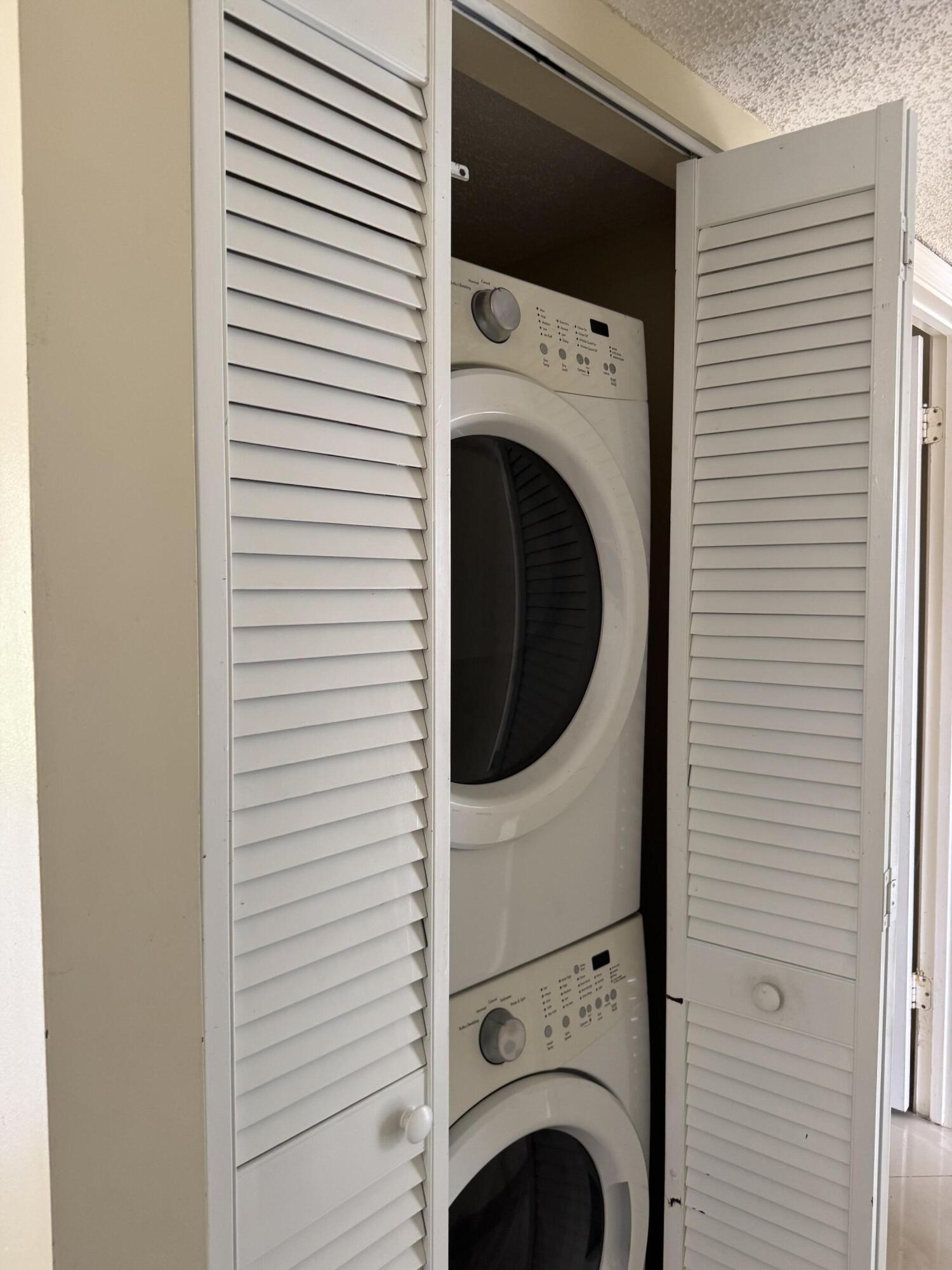 ROSEWOOD CONDO - Residential Lease