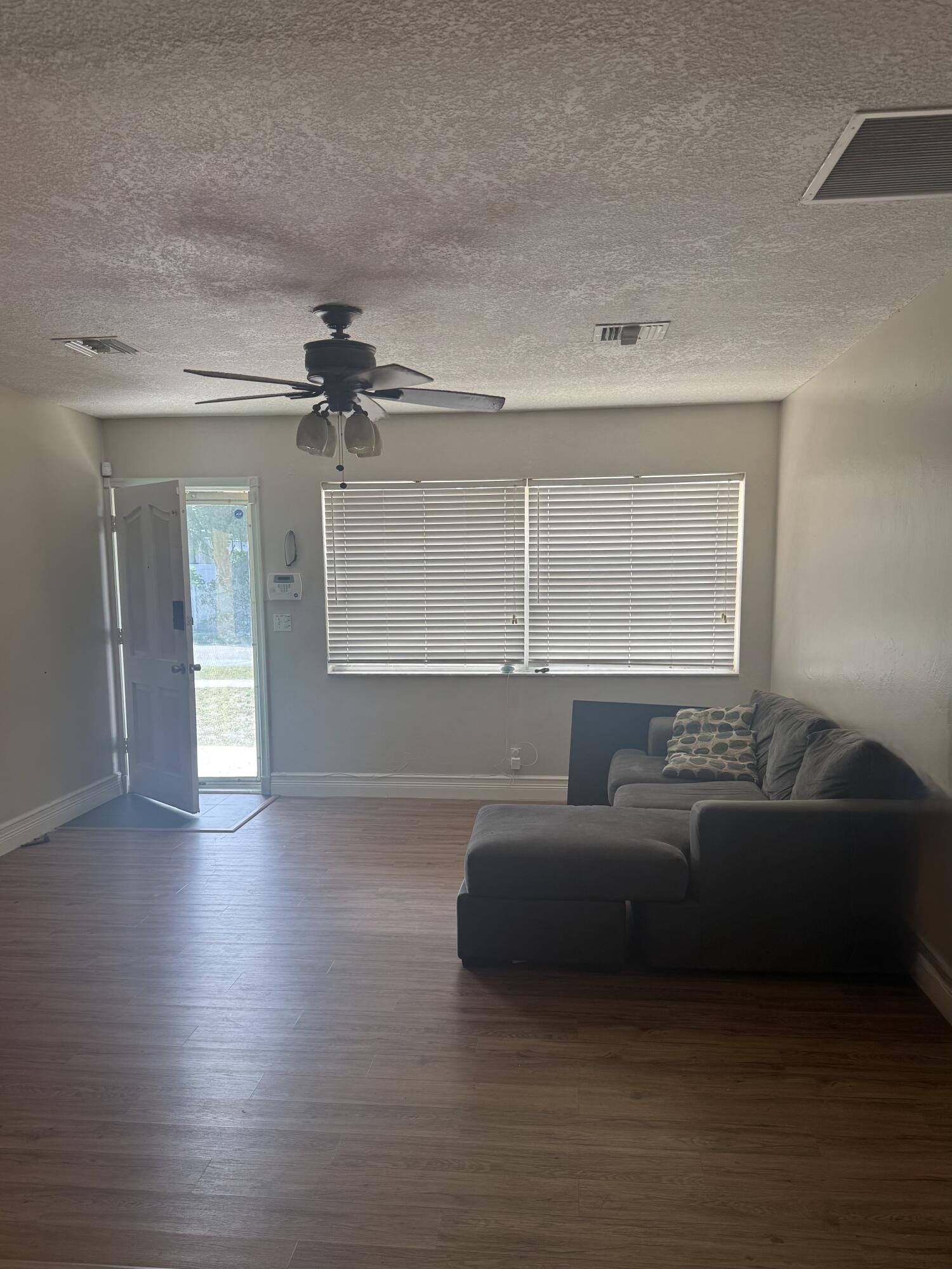 View photos, virtual tours, details... 4440 NE 4th Avenue