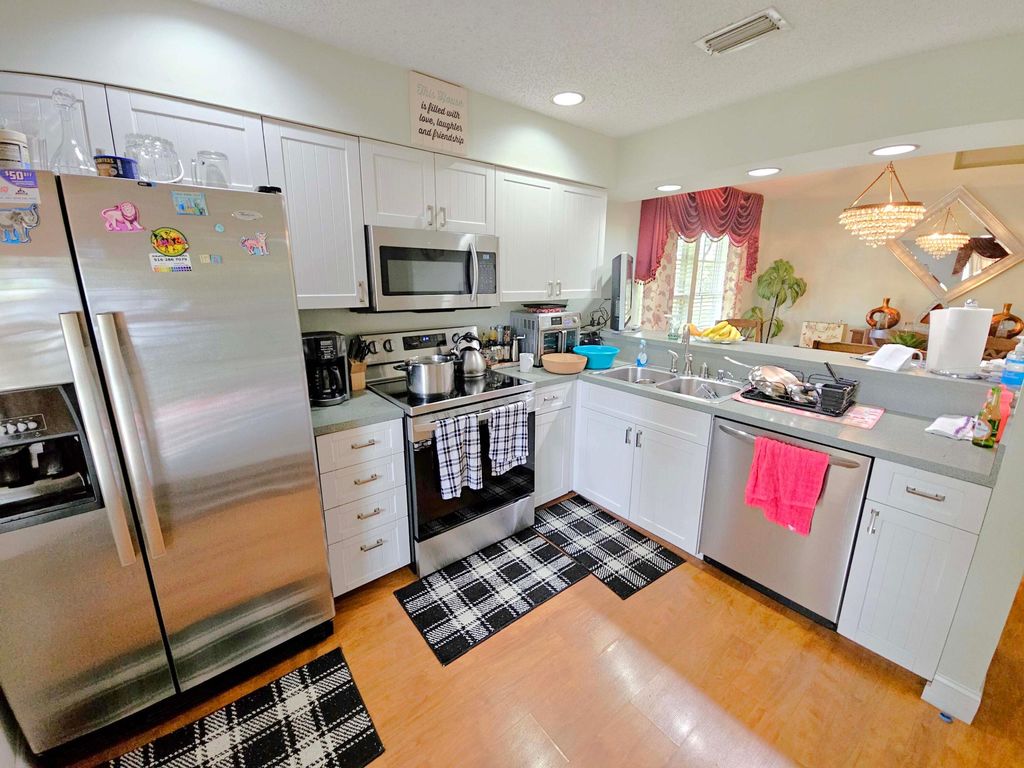 Photo of 5 Heather Trace Drive, Boynton Beach, FL 33436 (MLS # B26015812)