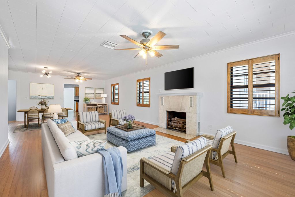 Photo of 1023 S Palmway, Lake Worth Beach, FL 33460 (MLS # R11165373)