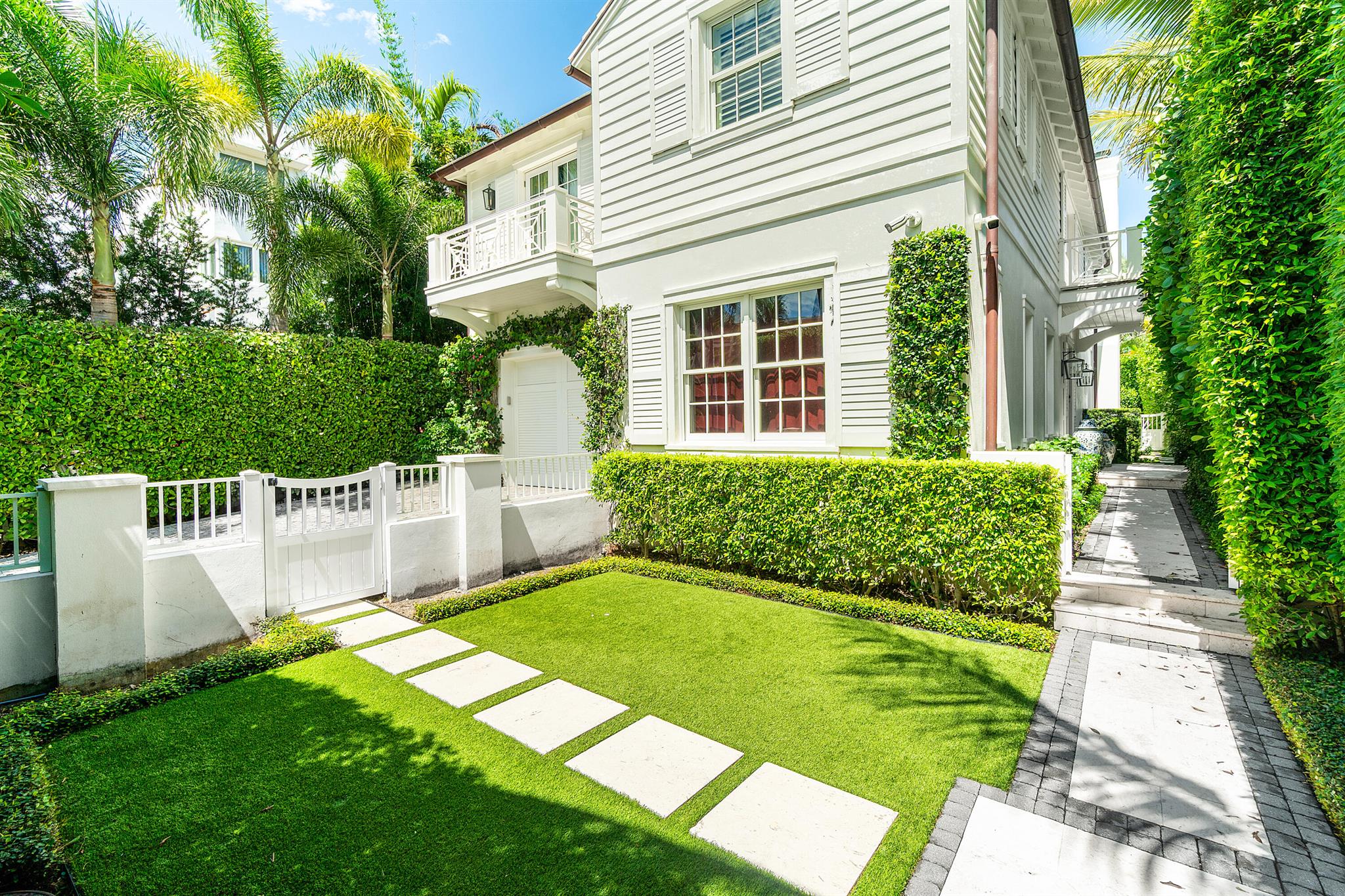 449 Australian Avenue