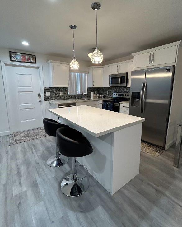 Beautifully renovated 1 bed, 1 bath in East Hollywood, just minutes from the beach! This bright and modern unit features updated flooring, kitchen, and bathroom. Enjoy a prime location close to shopping, dining, and entertainment. Don’t miss this move-in-ready gem in a highly desirable area!