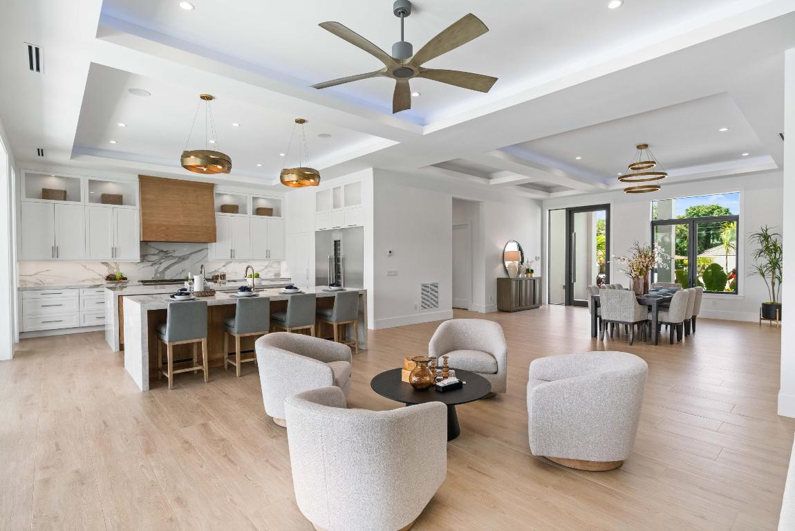 PIRATES COVE - Residential