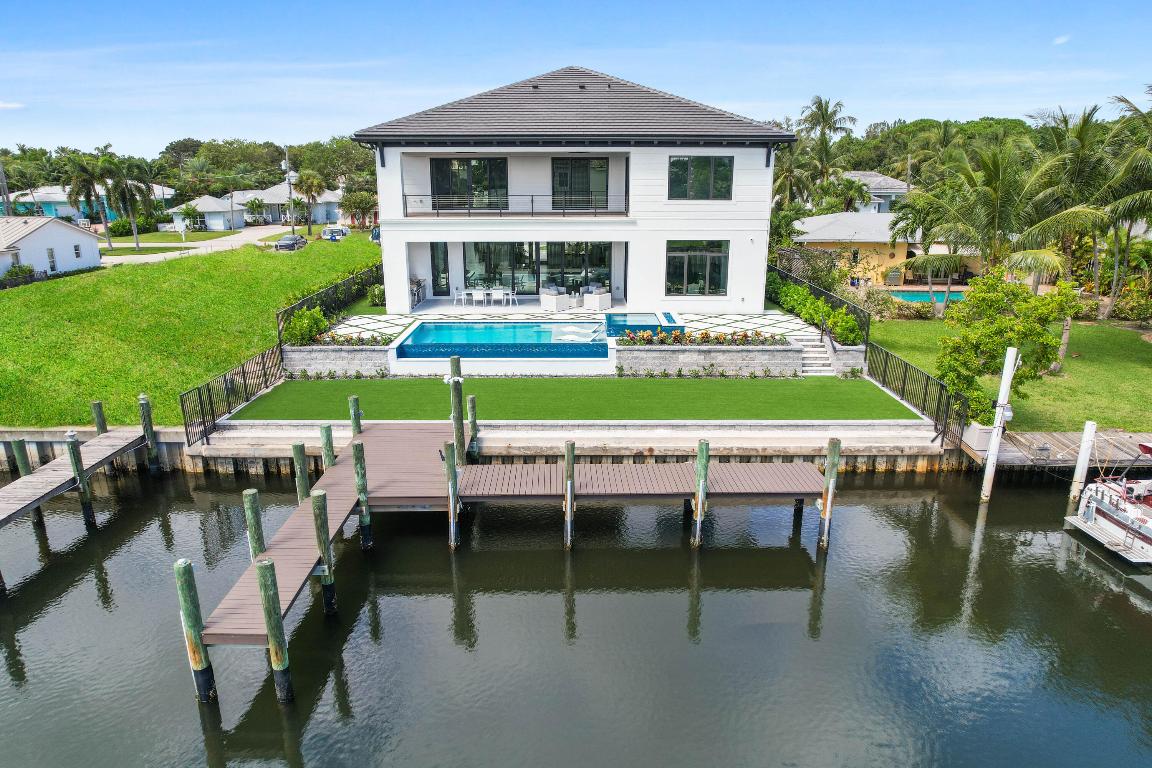 PIRATES COVE - Residential