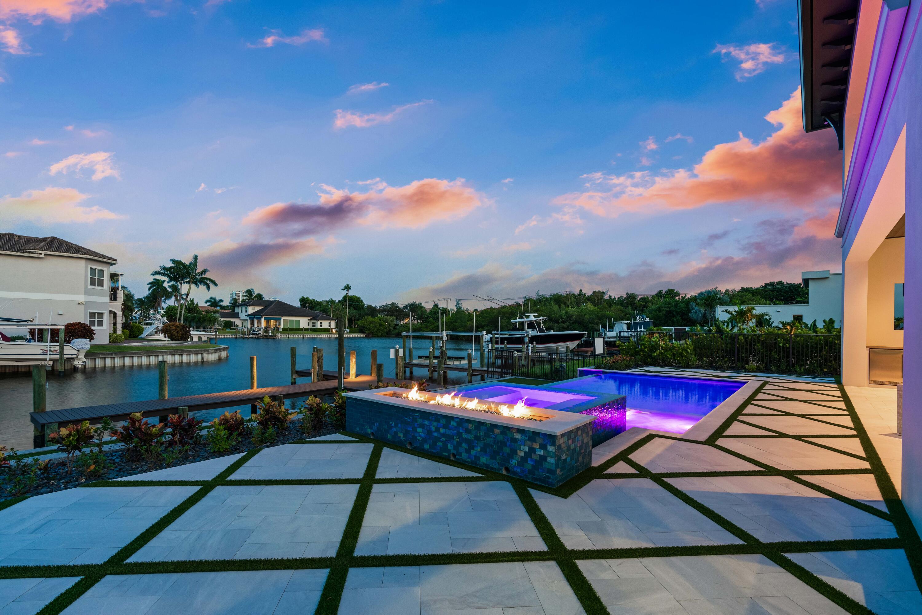 PIRATES COVE - Residential