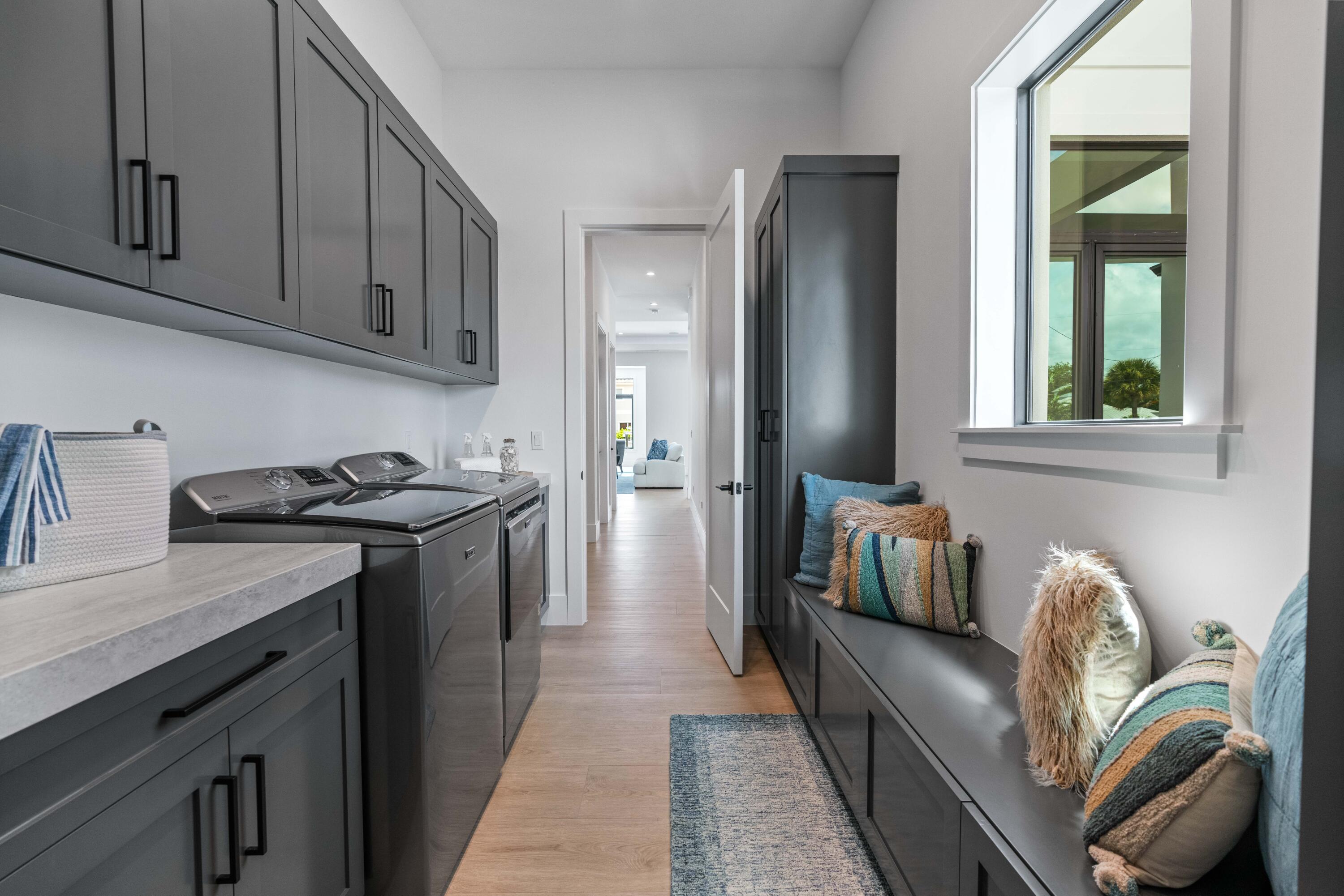 PIRATES COVE - Residential