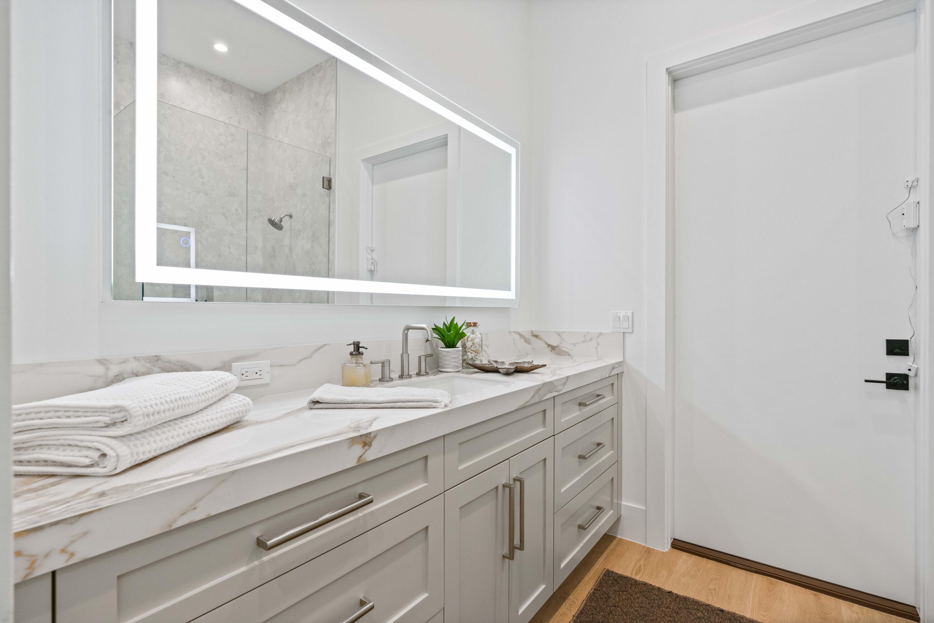 PIRATES COVE - Residential