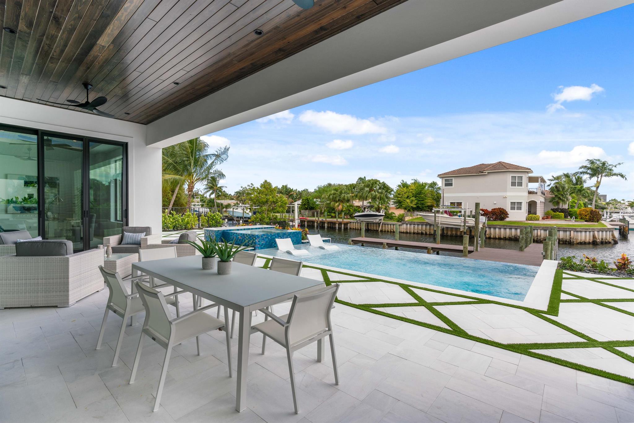 PIRATES COVE - Residential