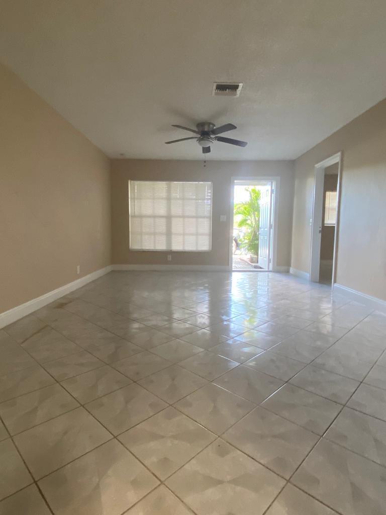 184 SE 10th Street