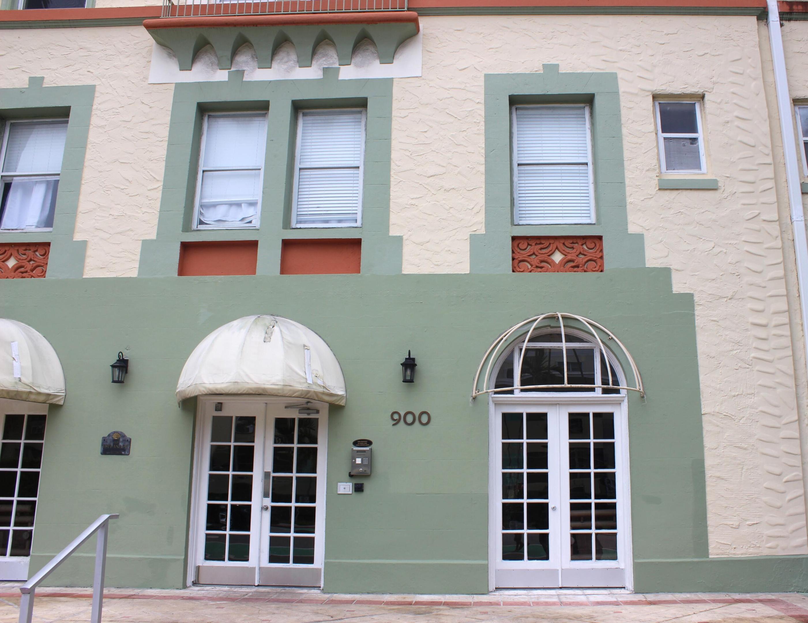 900 16TH Street