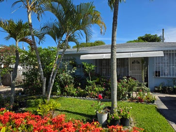 LANTANA REAL ESTATE - FIND ALL JUST LISTED HOUSES AND CONDOS FOR SALE 528 49th Street West Palm Beach FL 33407