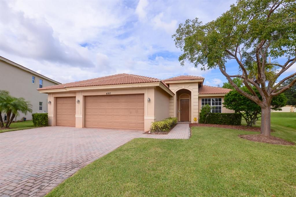 Photo of 4160 Worlington Terrace, Fort Pierce, FL 34947 (MLS # R10749765)