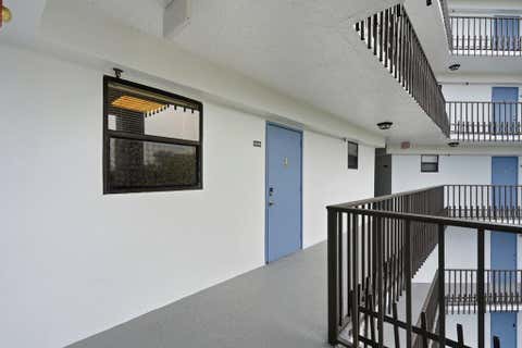 Property photo of 4640 Lucerne Lakes Boulevard W 404, Lake Worth, FL 33467