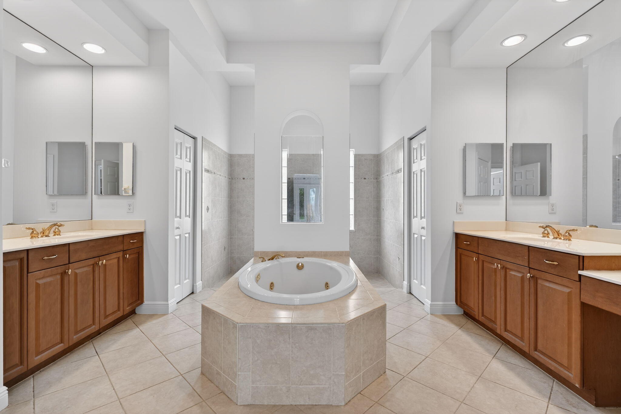 MYSTIC COVE - Residential