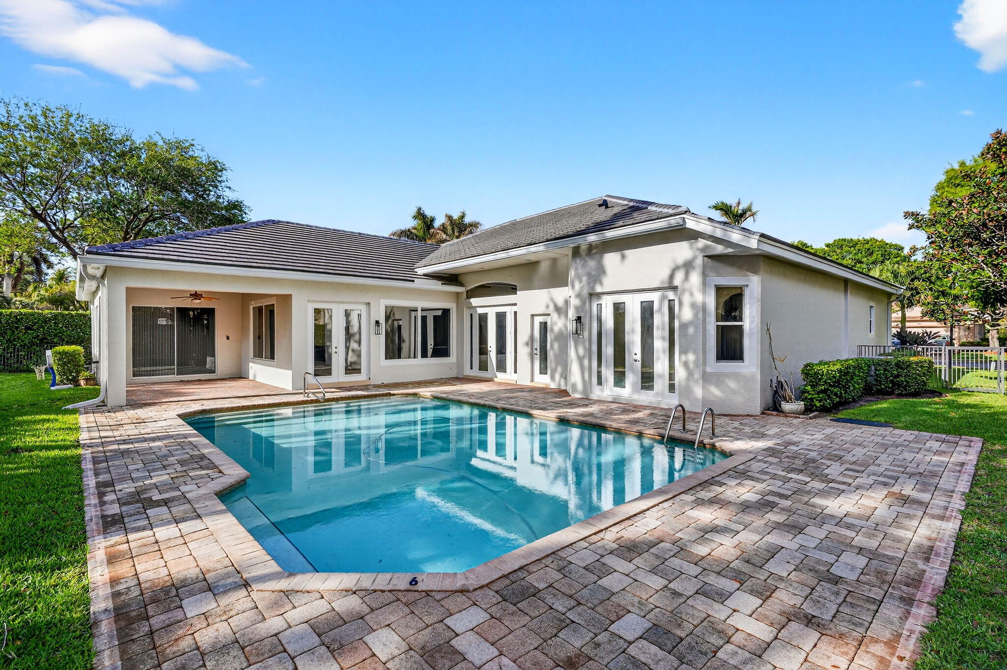 MYSTIC COVE - Residential