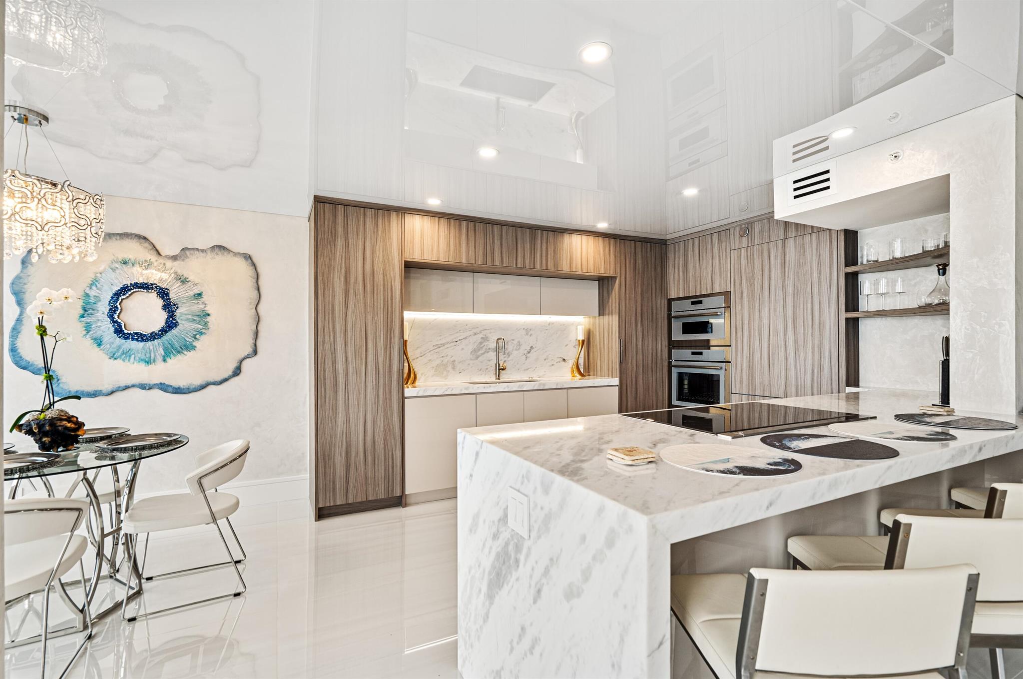 STRATFORD ARMS CONDO - Residential