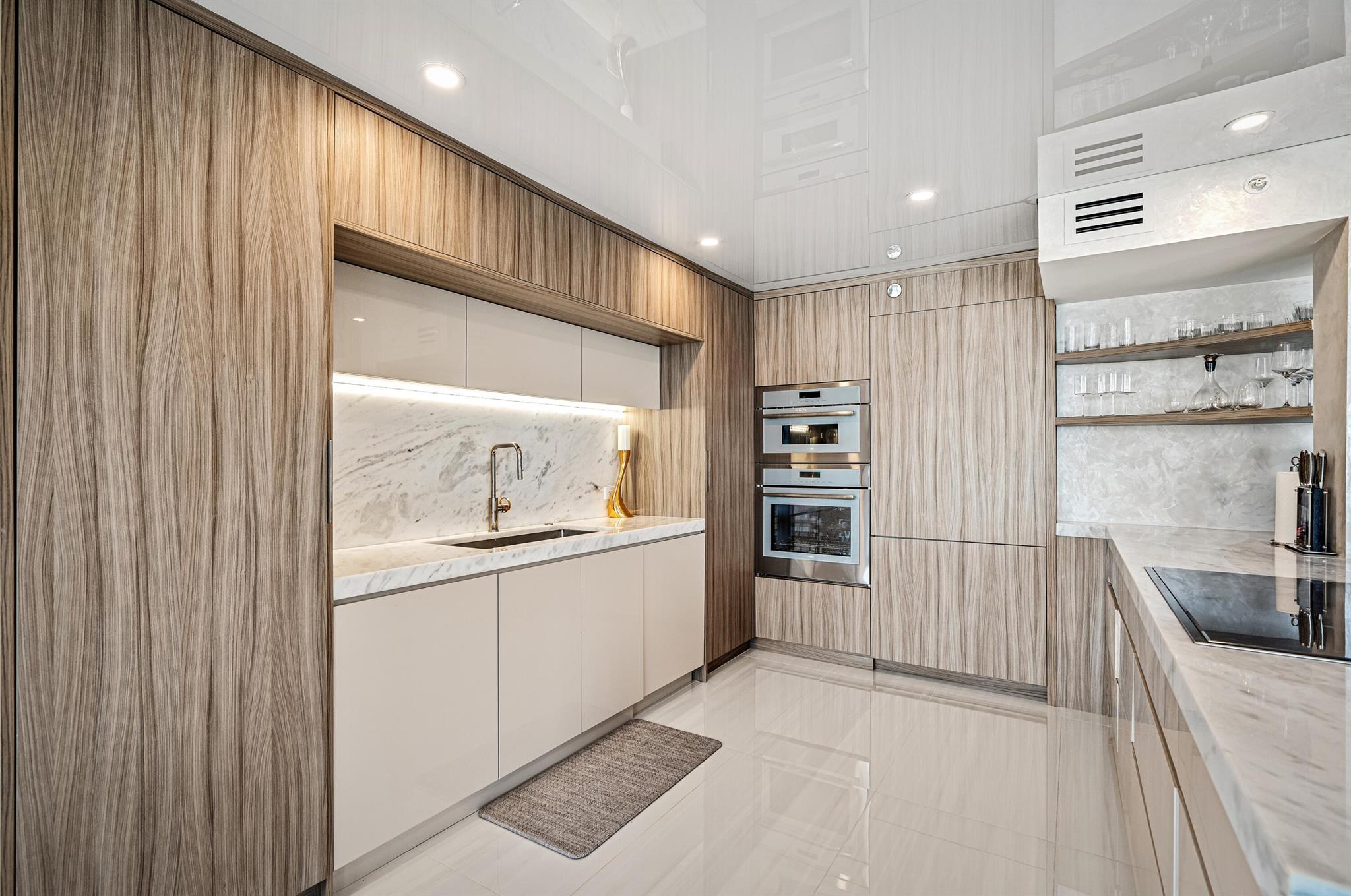 STRATFORD ARMS CONDO - Residential