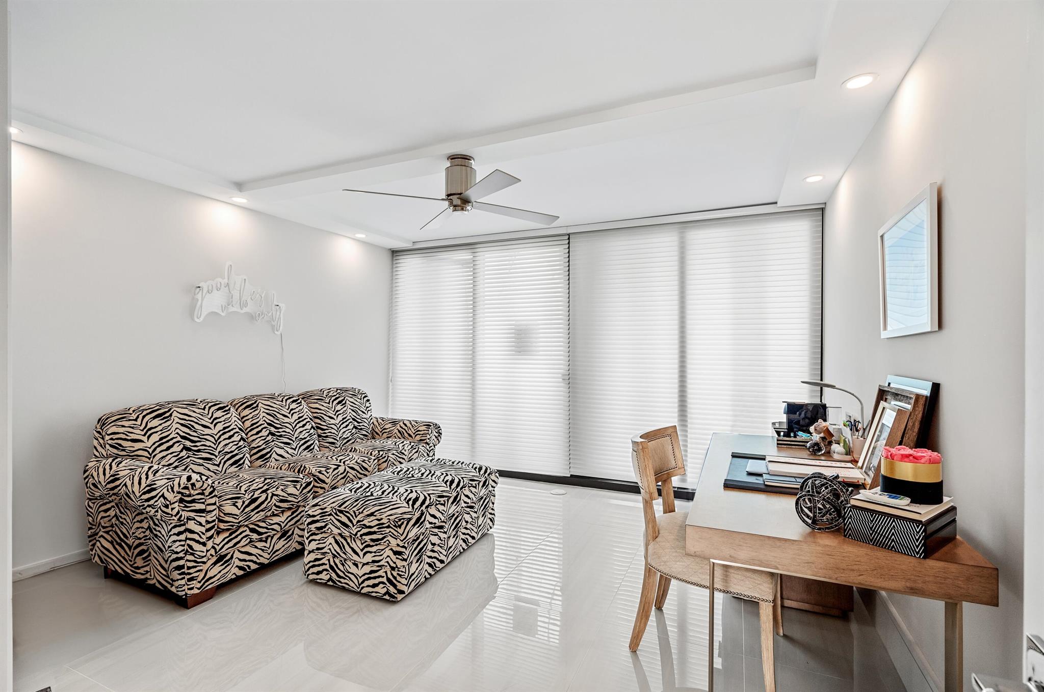 STRATFORD ARMS CONDO - Residential