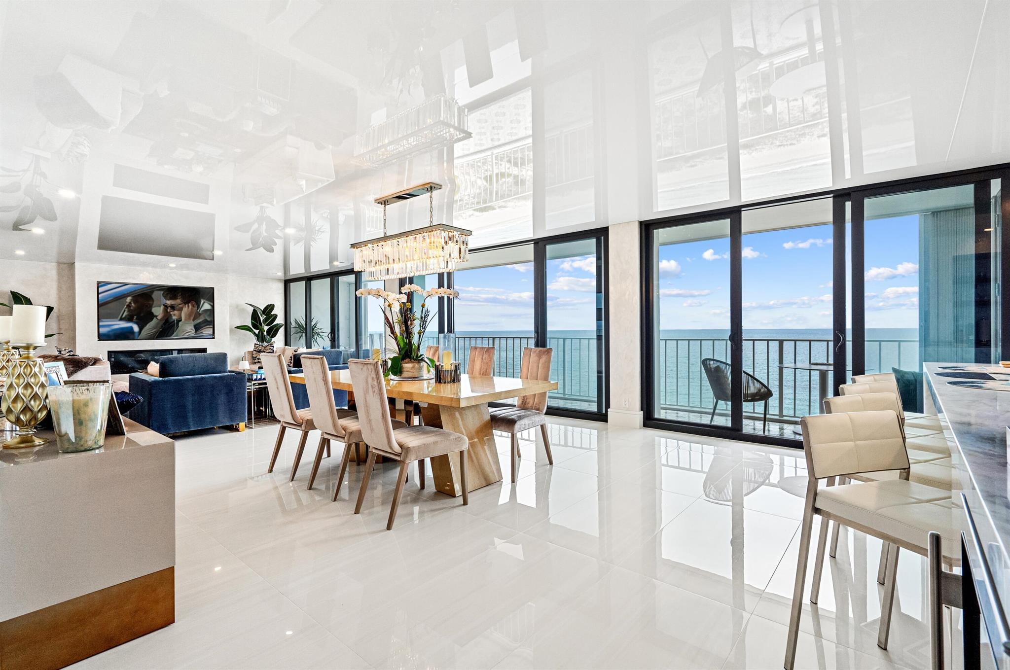 STRATFORD ARMS CONDO - Residential