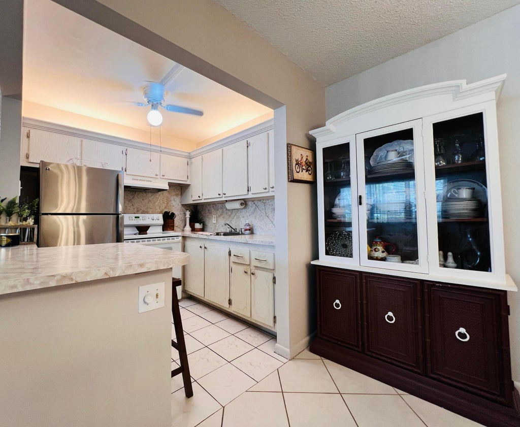 Photo of 159 Berkshire H, West Palm Beach, FL 33417 (MLS # B26061599)